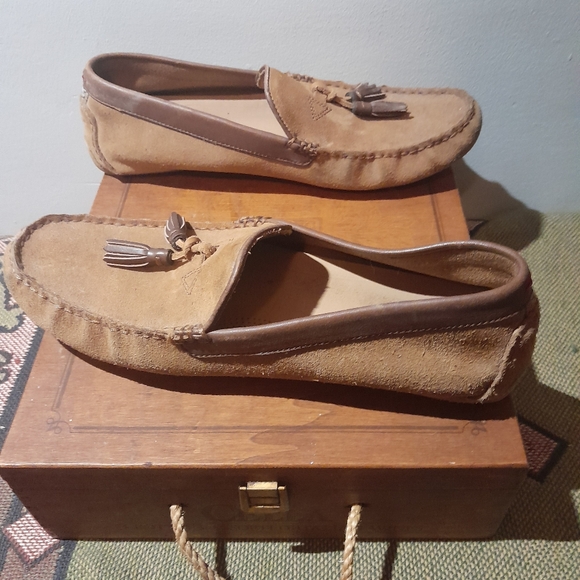 UGG "Marris" suede slip-on driving moccasins.  Tan suede, men's size 10 - Picture 3 of 10